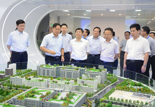 广晟董事长许光_许光汉高清照片(3)