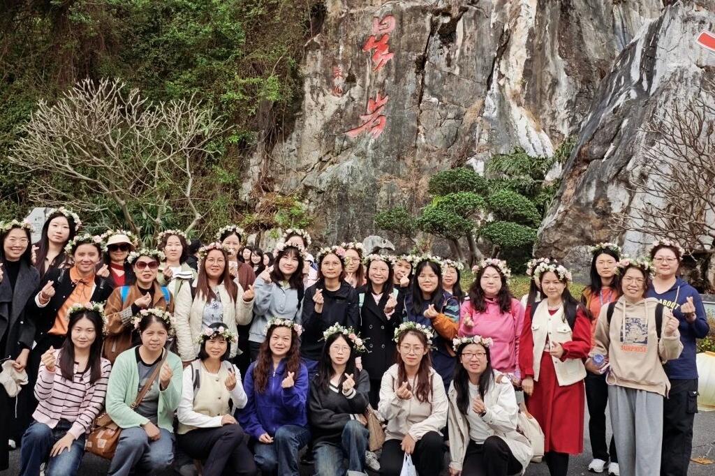 春风有信，悦“她”时光 | 国星光电芳华正好，自成春色